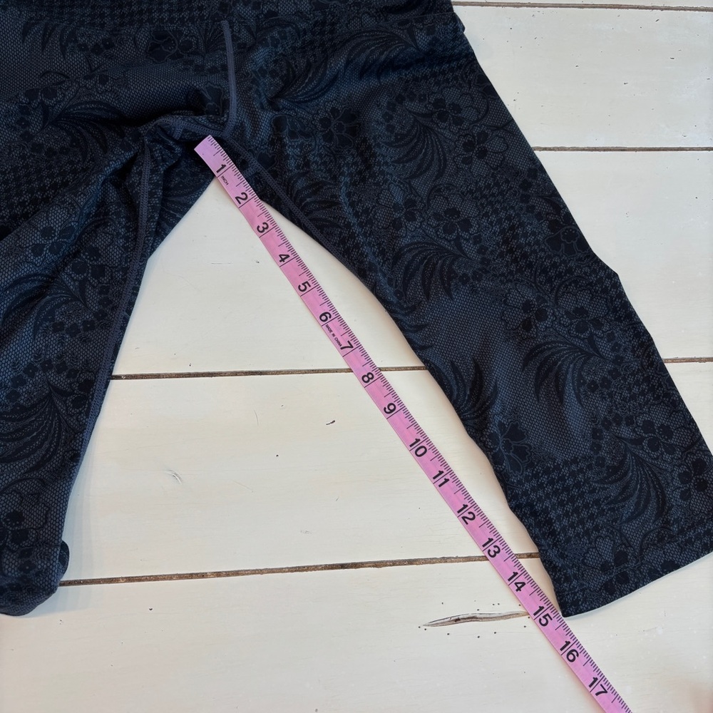 Athleta Floral Capri Leggings Women’s Small - Picture 7 of 9